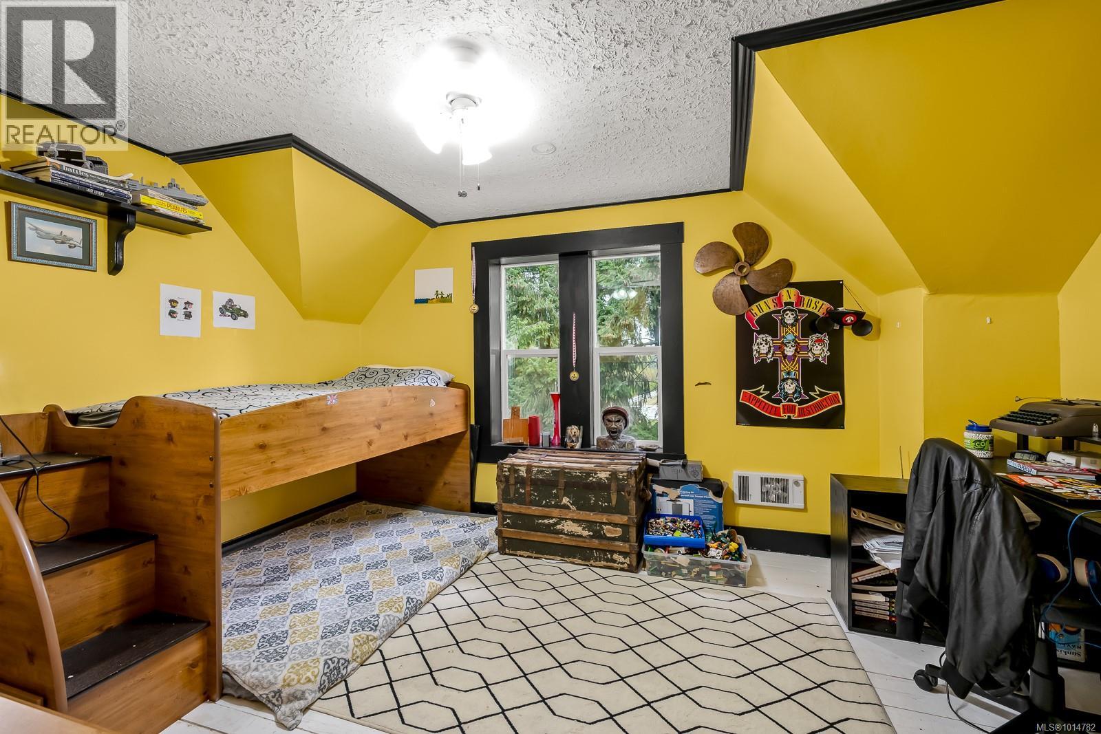 5068 Island Hwy N, Courtenay
