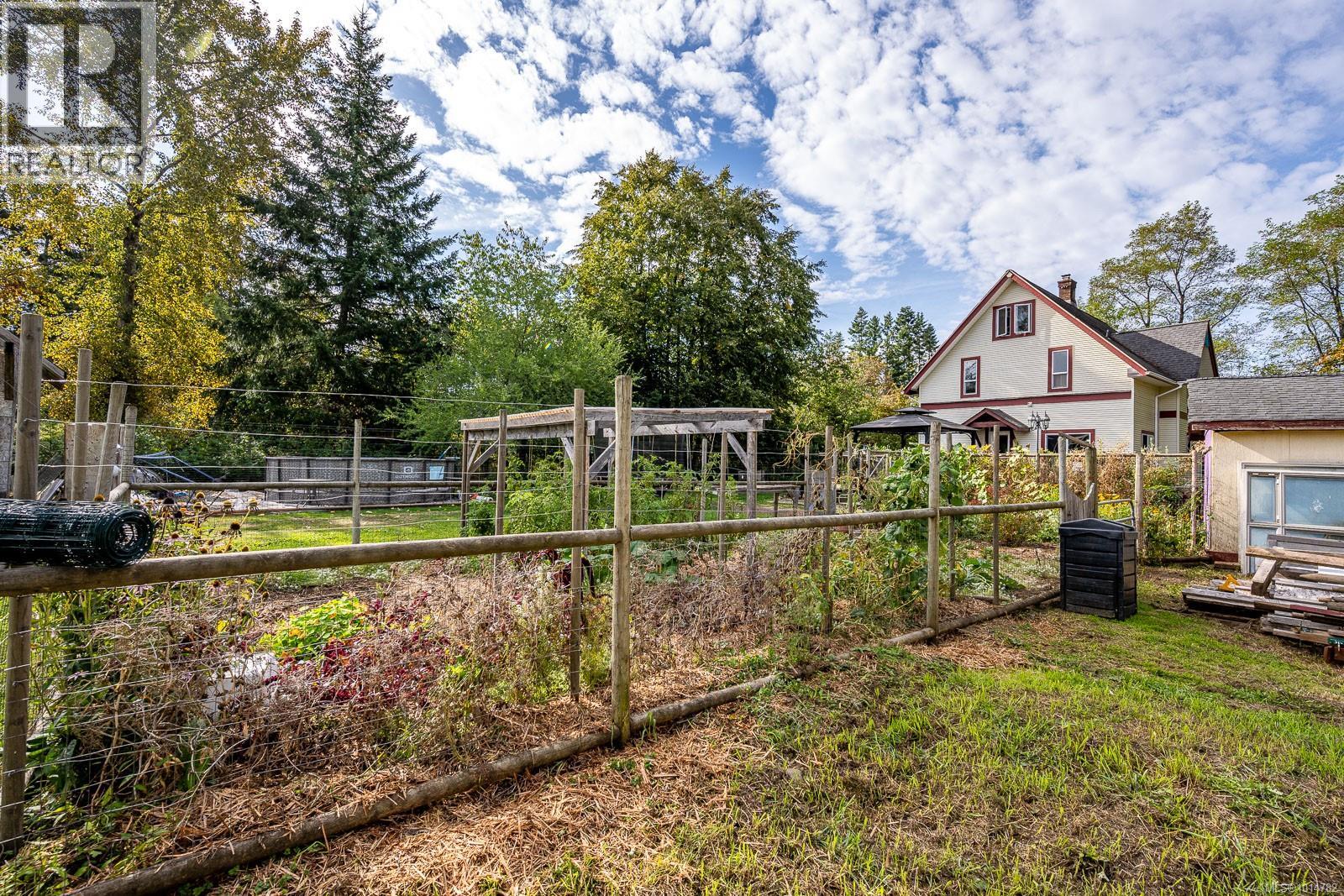 5068 Island Hwy N, Courtenay