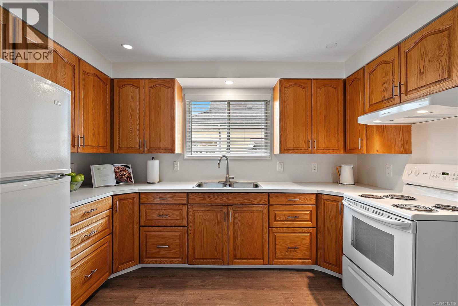 508 Constance Ave, Esquimalt