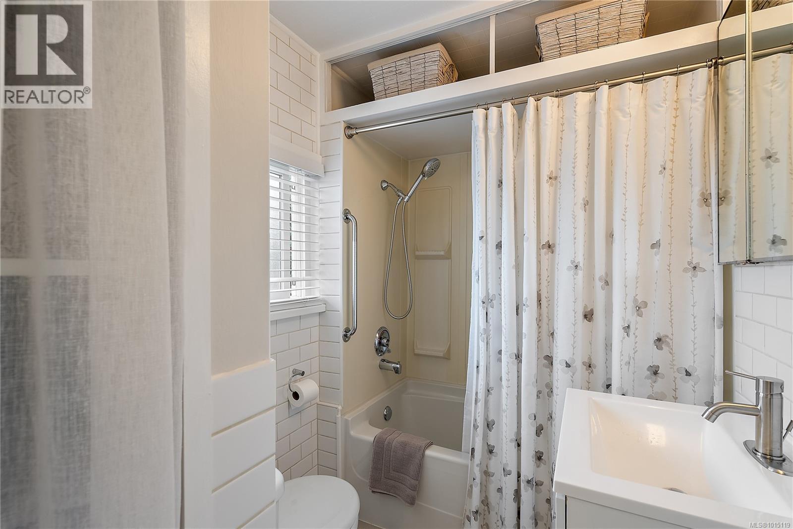 508 Constance Ave, Esquimalt