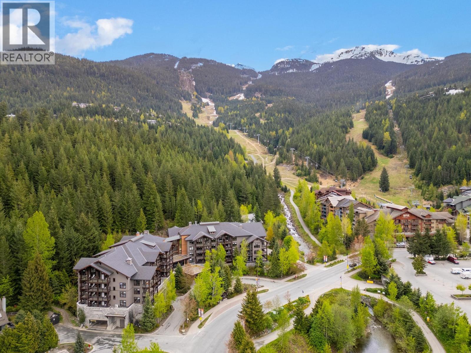 406D 2020 LONDON LANE, Whistler