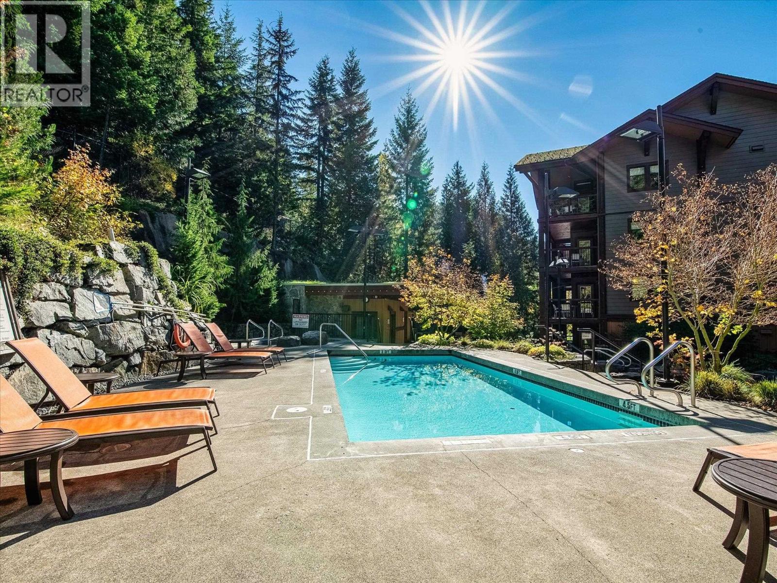 406D 2020 LONDON LANE, Whistler