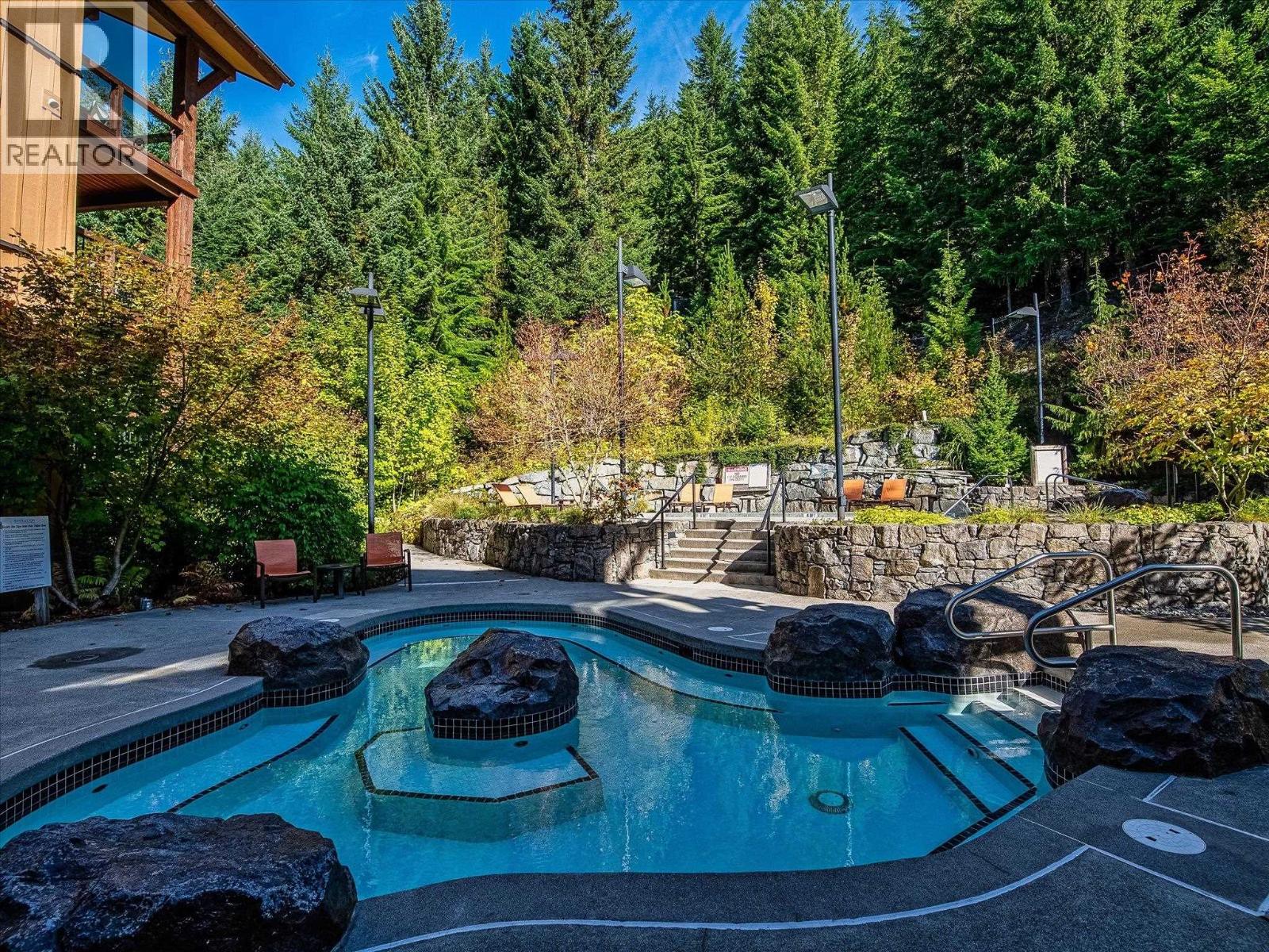 406D 2020 LONDON LANE, Whistler
