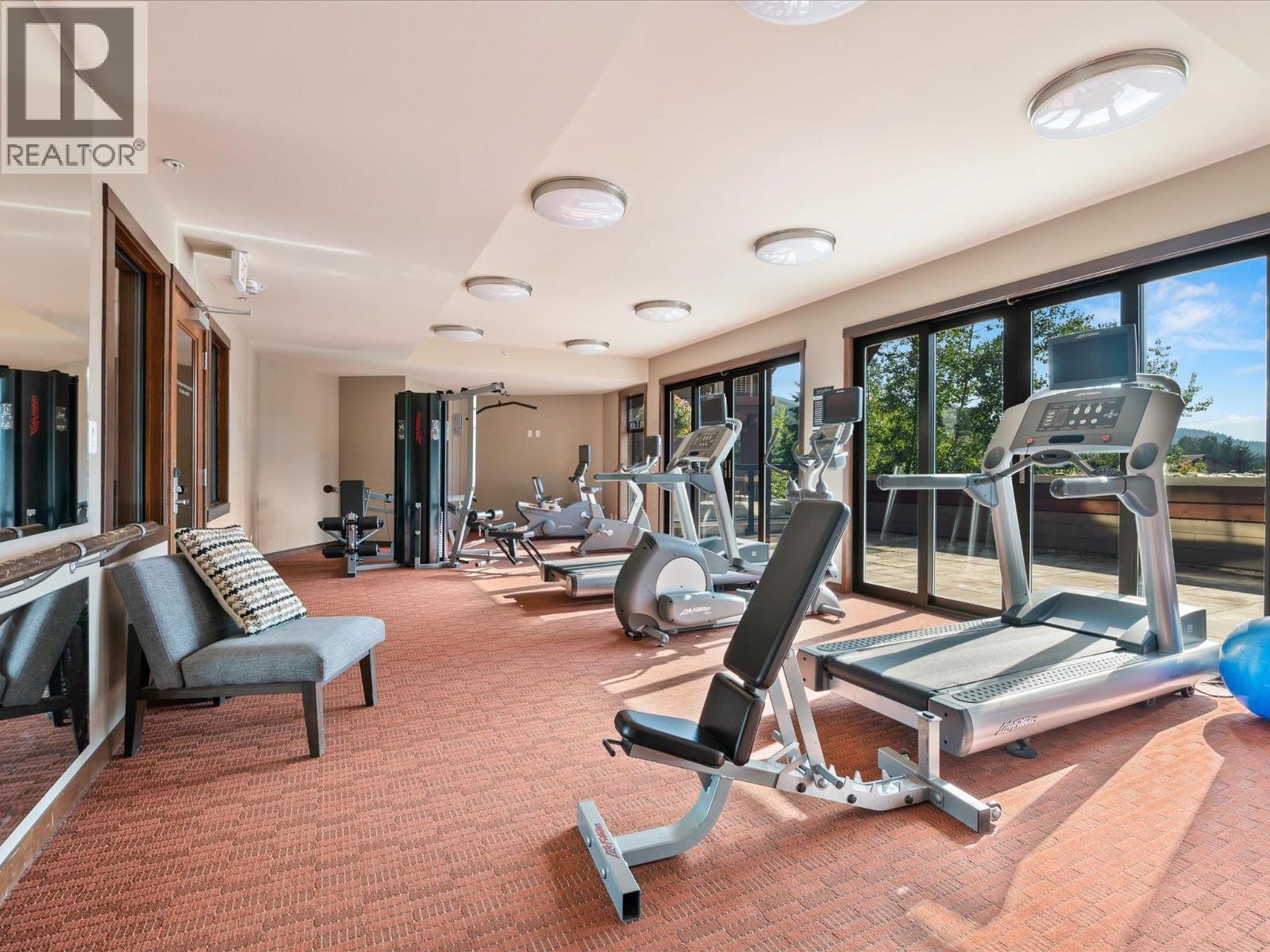 406D 2020 LONDON LANE, Whistler