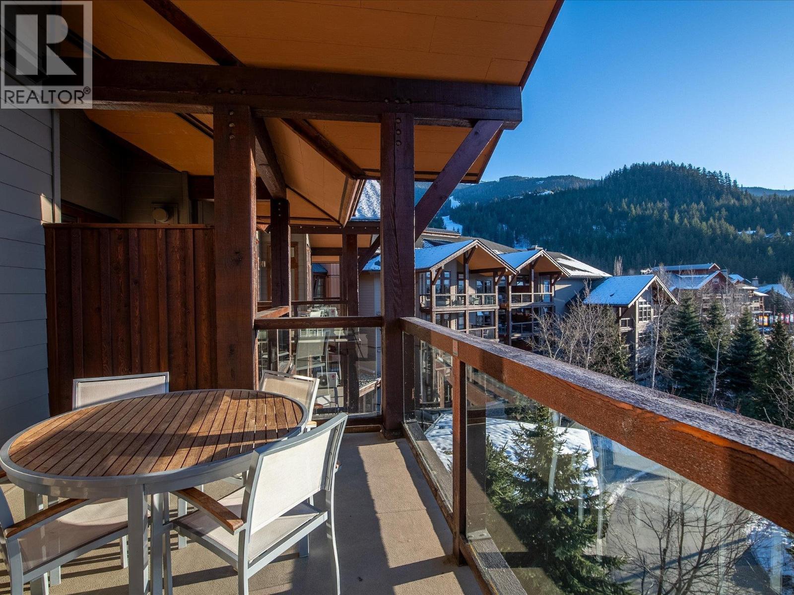 406D 2020 LONDON LANE, Whistler