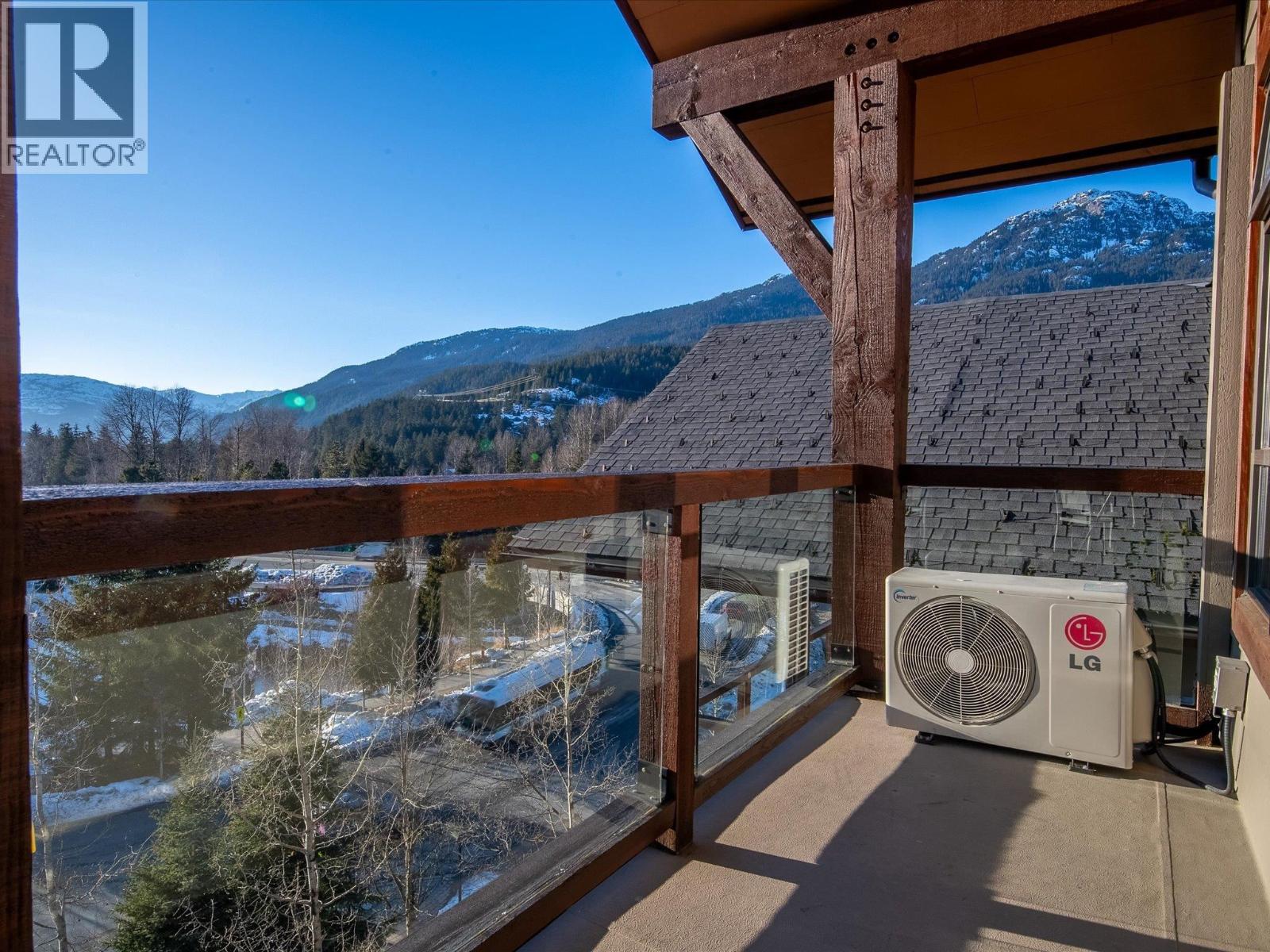406D 2020 LONDON LANE, Whistler