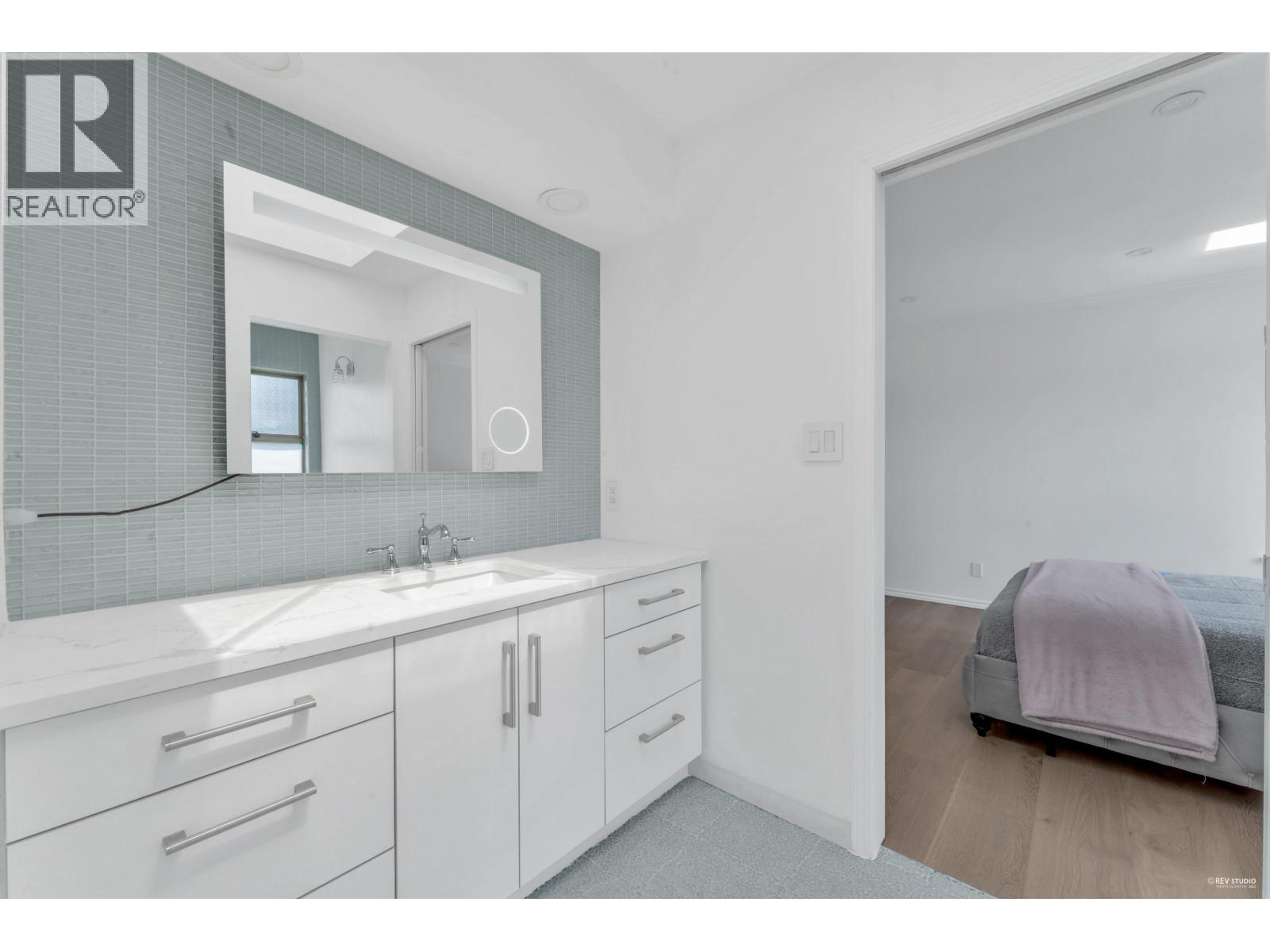 4809 NORTHWOOD PLACE, West Vancouver