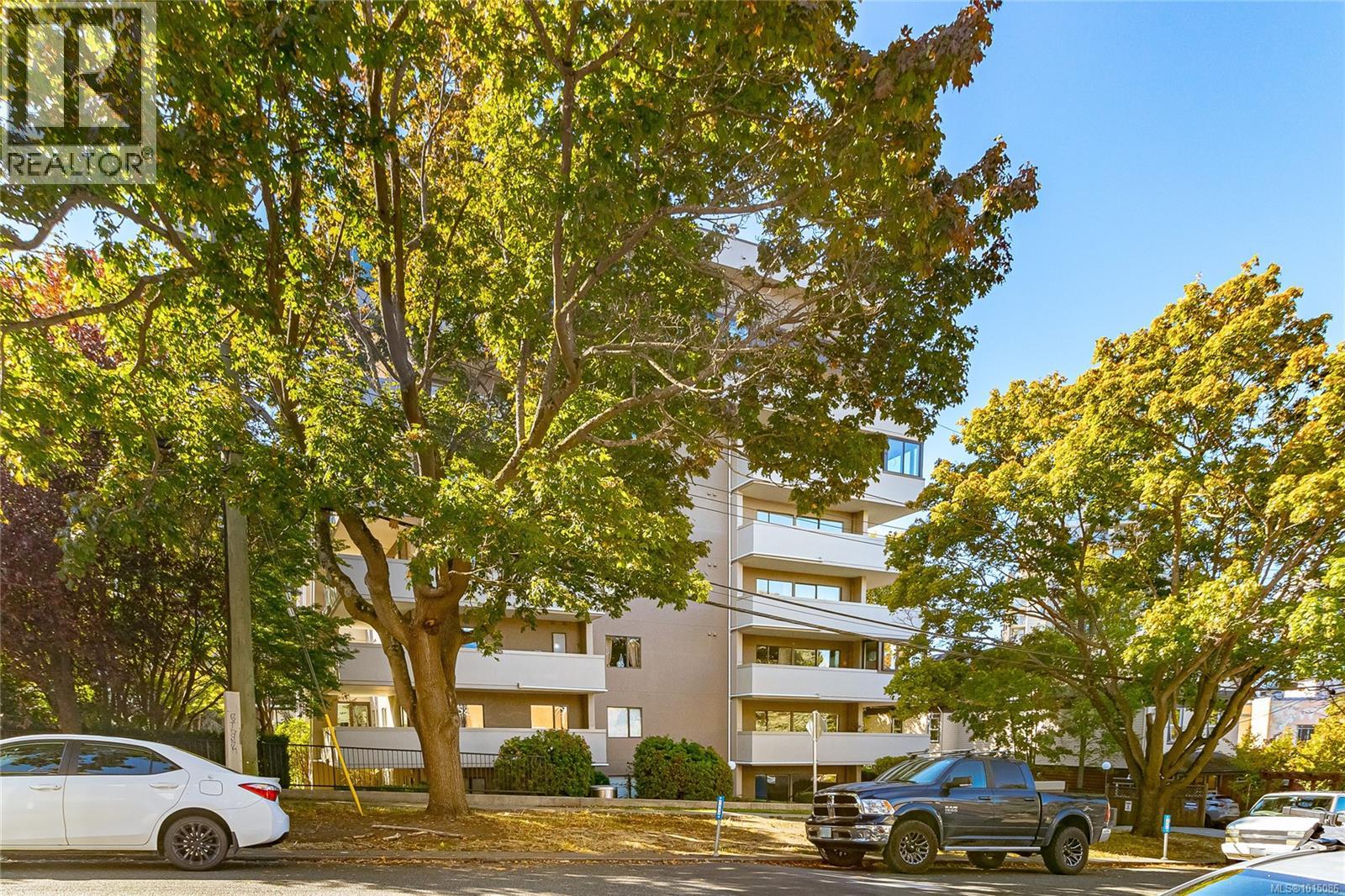 501 819 Burdett Avenue, Victoria