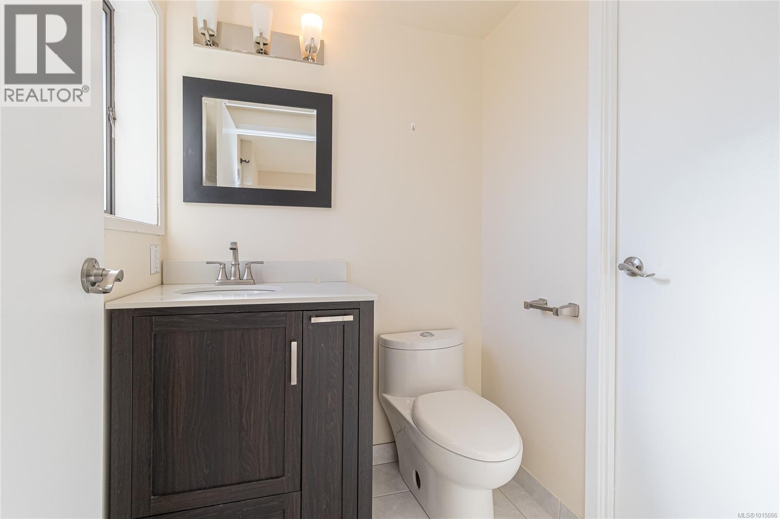 501 819 Burdett Avenue, Victoria