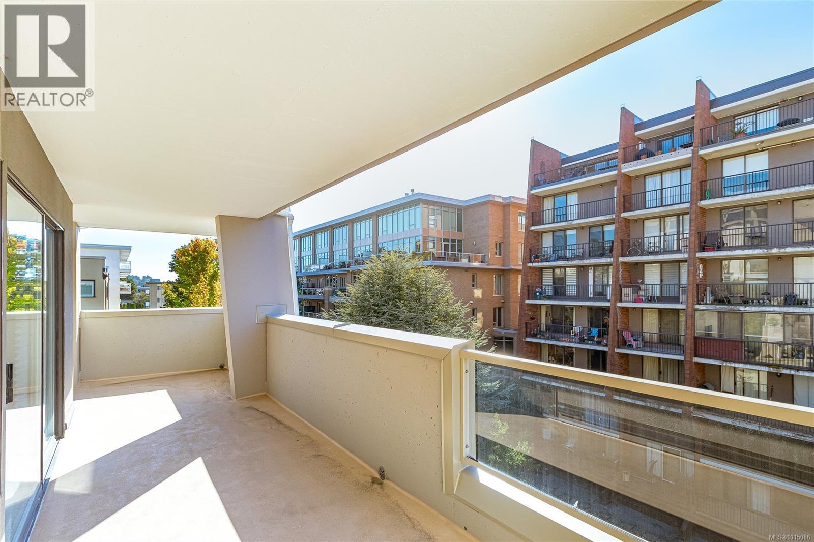 501 819 Burdett Avenue, Victoria