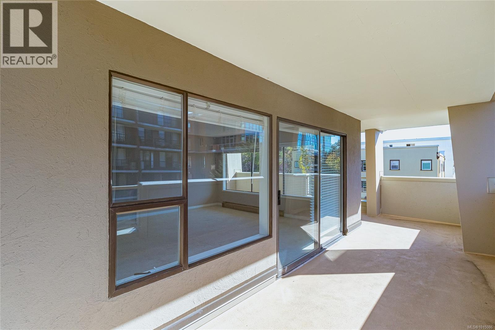 501 819 Burdett Avenue, Victoria
