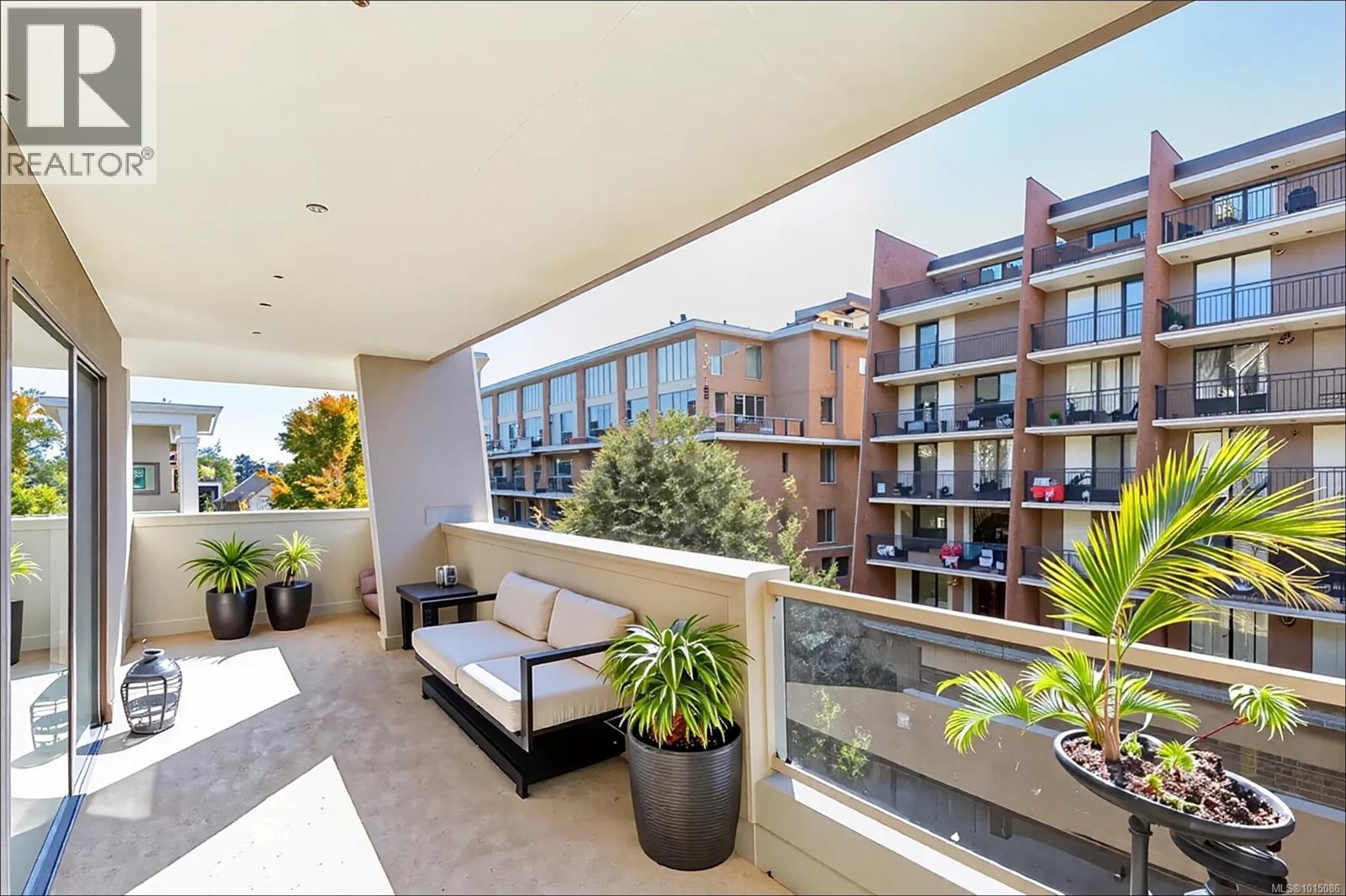 501 819 Burdett Avenue, Victoria