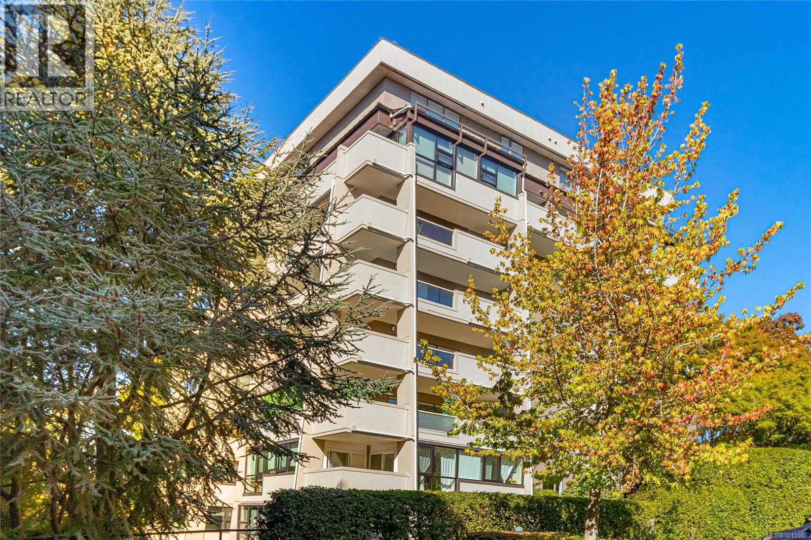 501 819 Burdett Avenue, Victoria
