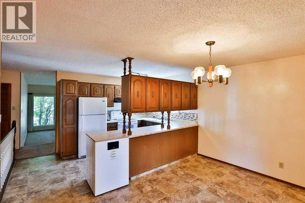 Single Family House Bungalow for Sale in  Dieppe Boulevard S Glendale Lethbridge 