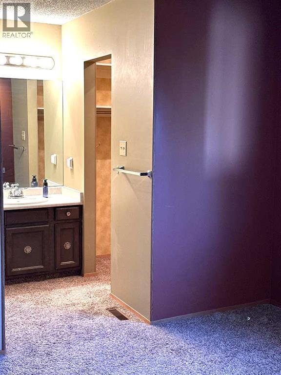 Single Family House Bungalow for Sale in  Dieppe Boulevard S Glendale Lethbridge 