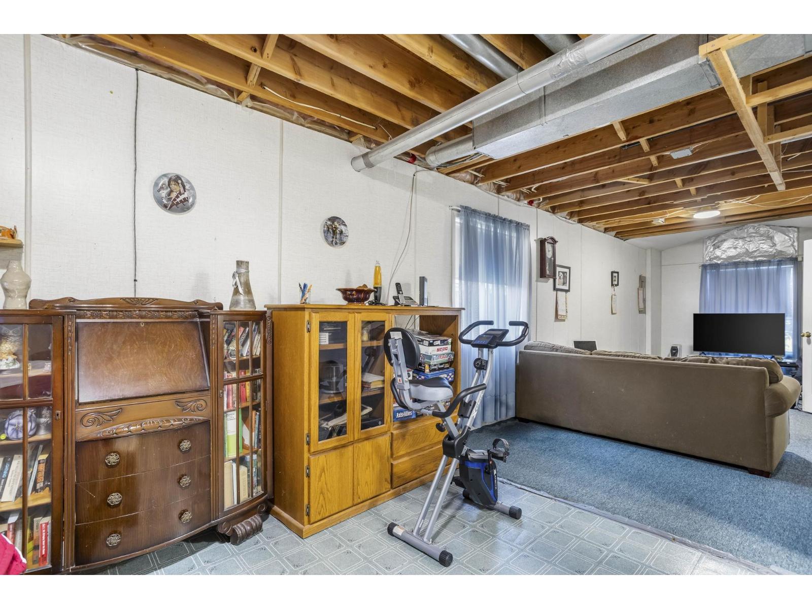 8479 CADE BARR STREET, Mission