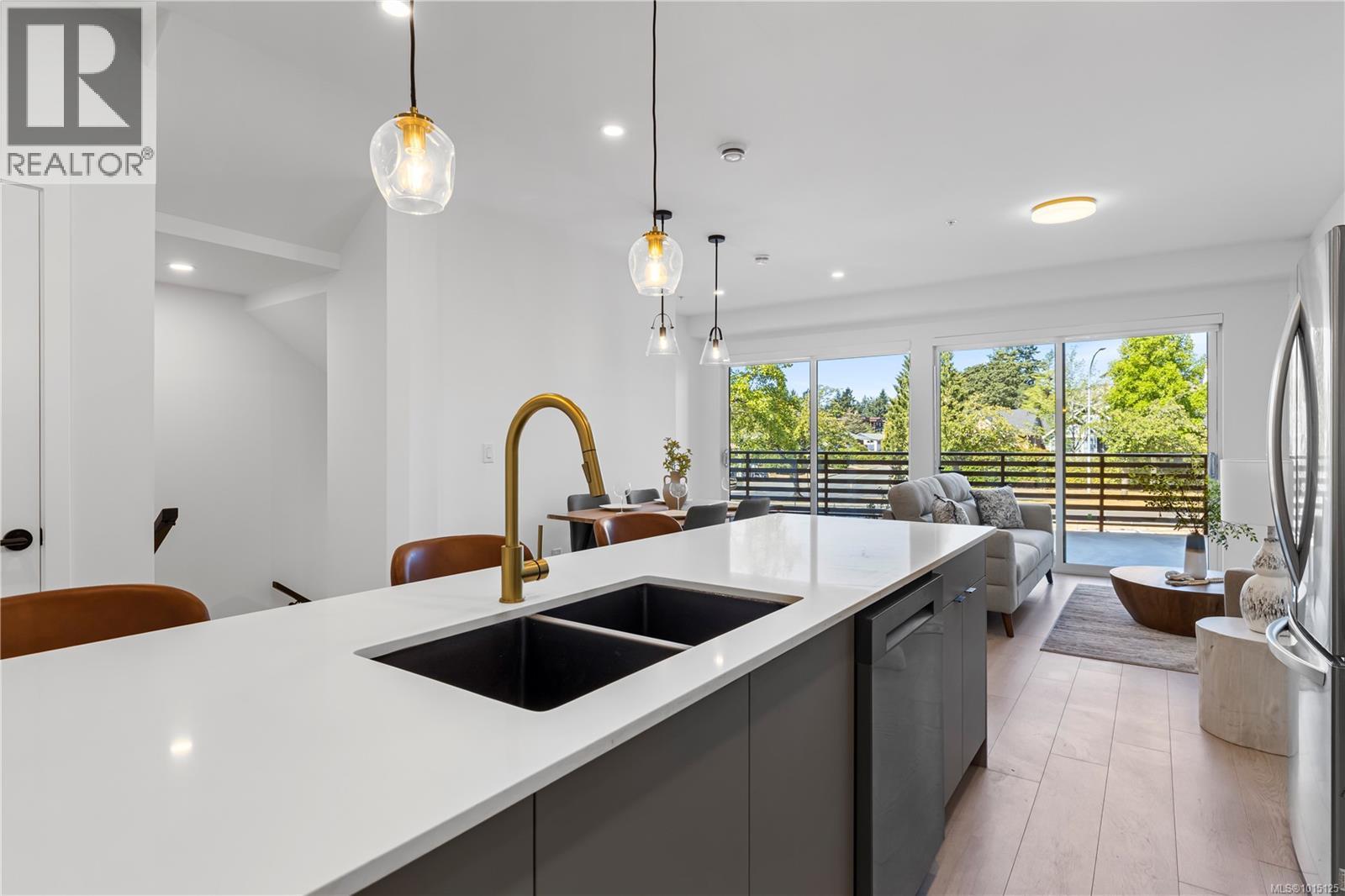101 2629 Millstream Road, Langford