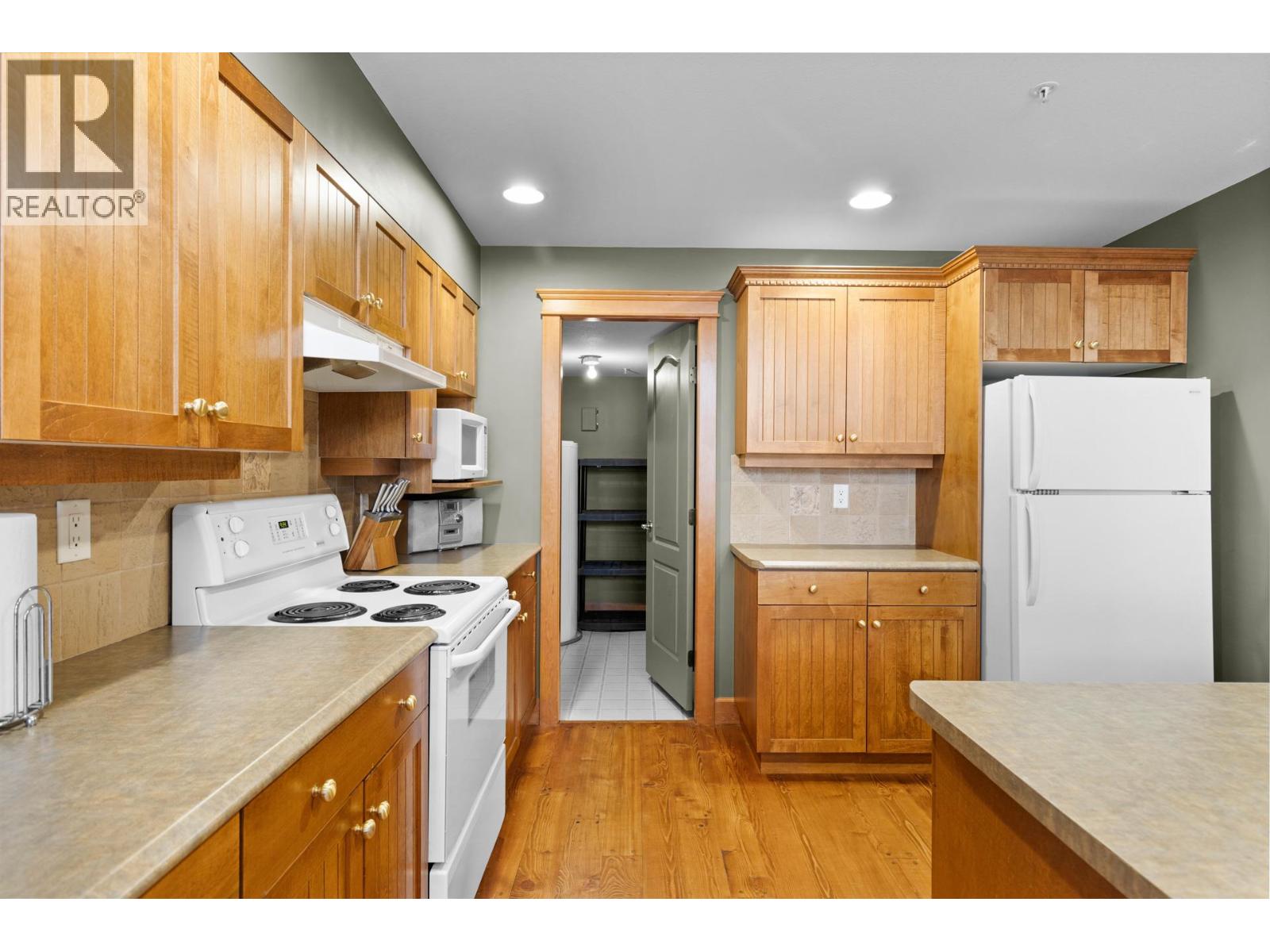 33 7640 Porcupine Road, Big White