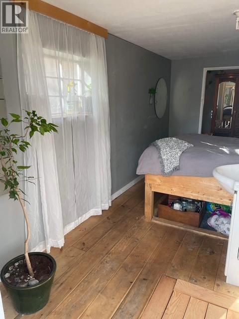 9704 JULIA Street, Summerland