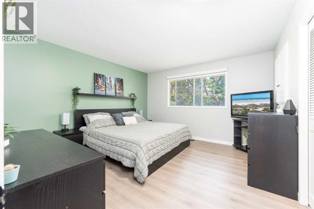 Single Family House Bi-level for Sale in  Manora Drive NE Marlborough Park Calgary 