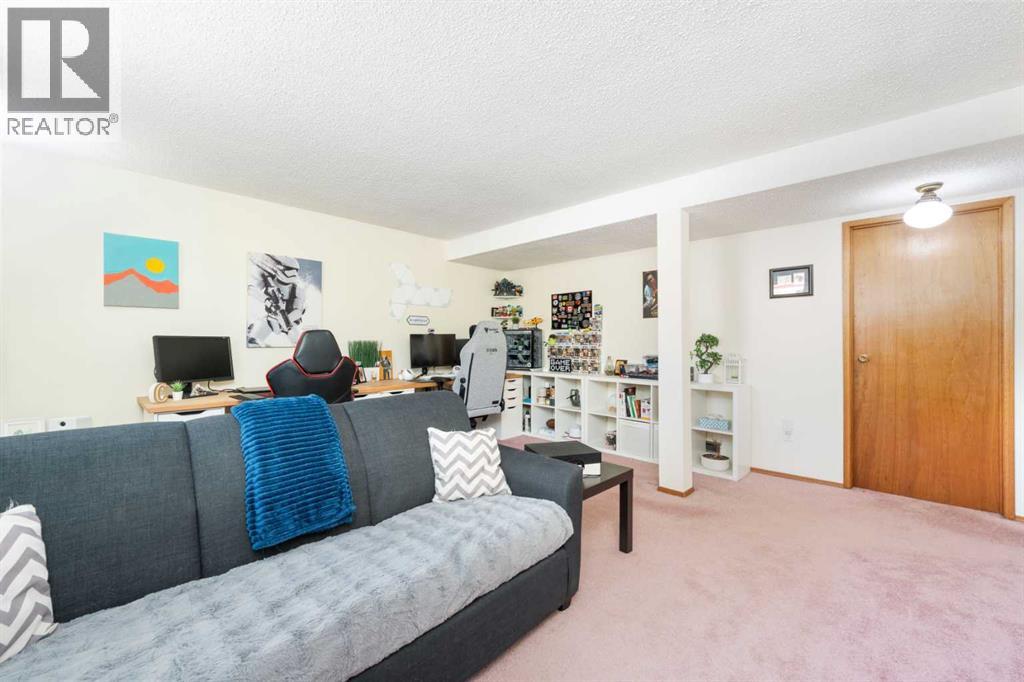 Single Family House Bi-level for Sale in  Manora Drive NE Marlborough Park Calgary 
