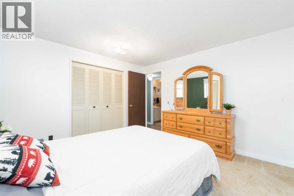 Single Family House Bi-level for Sale in  Manora Drive NE Marlborough Park Calgary 