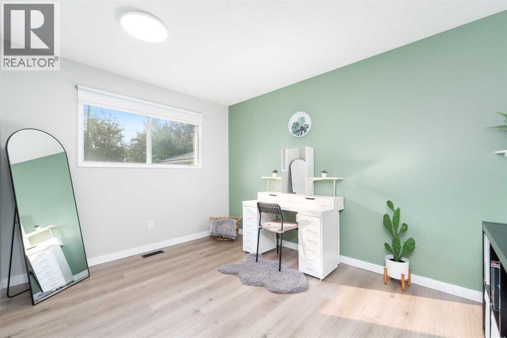 Single Family House Bi-level for Sale in  Manora Drive NE Marlborough Park Calgary 