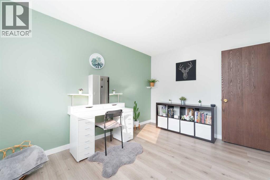 Single Family House Bi-level for Sale in  Manora Drive NE Marlborough Park Calgary 