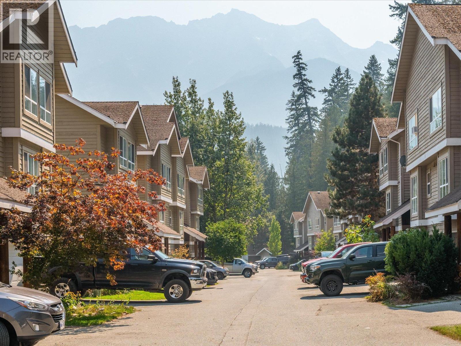 32 1400 PARK STREET, Pemberton