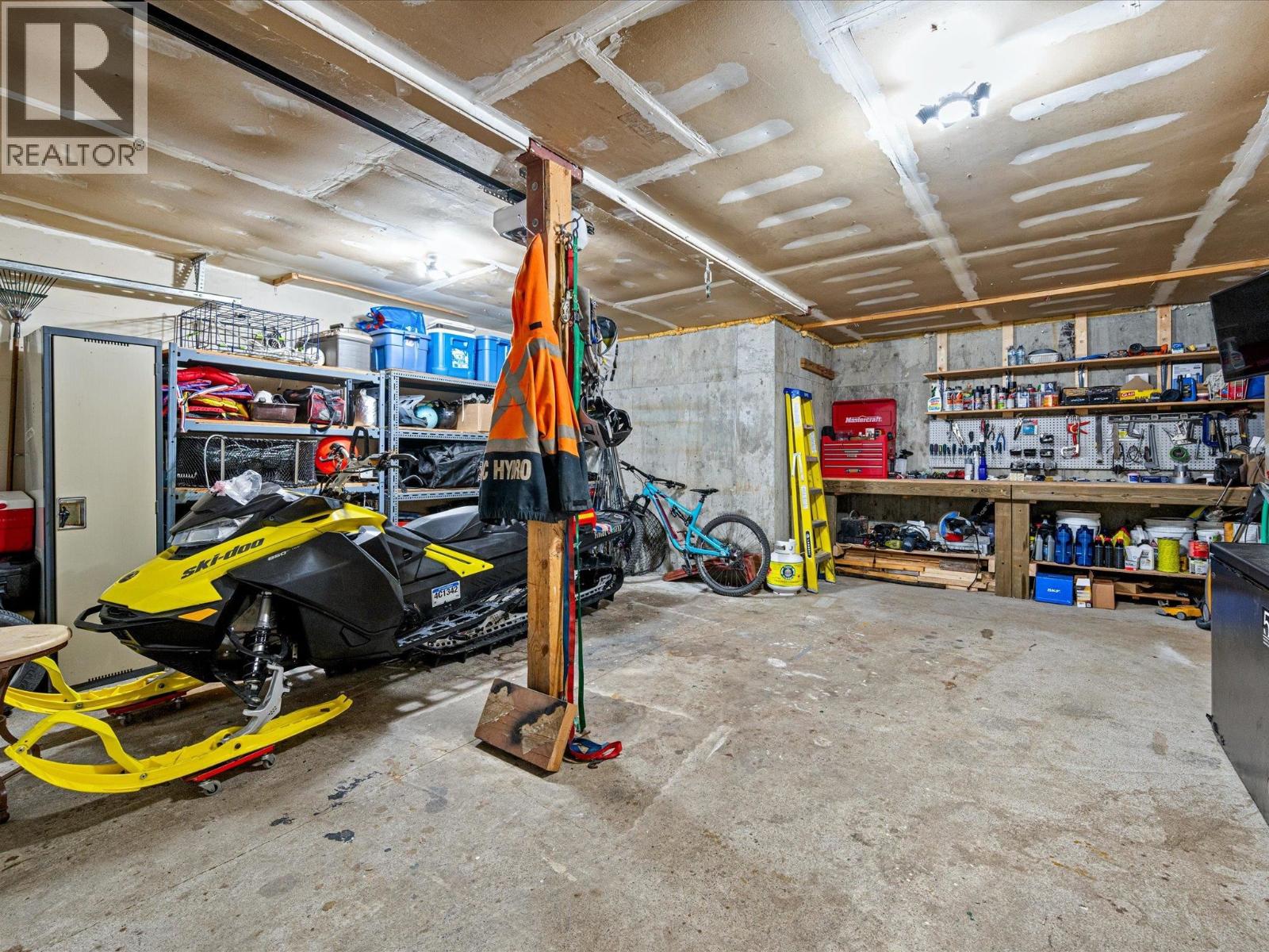 32 1400 PARK STREET, Pemberton