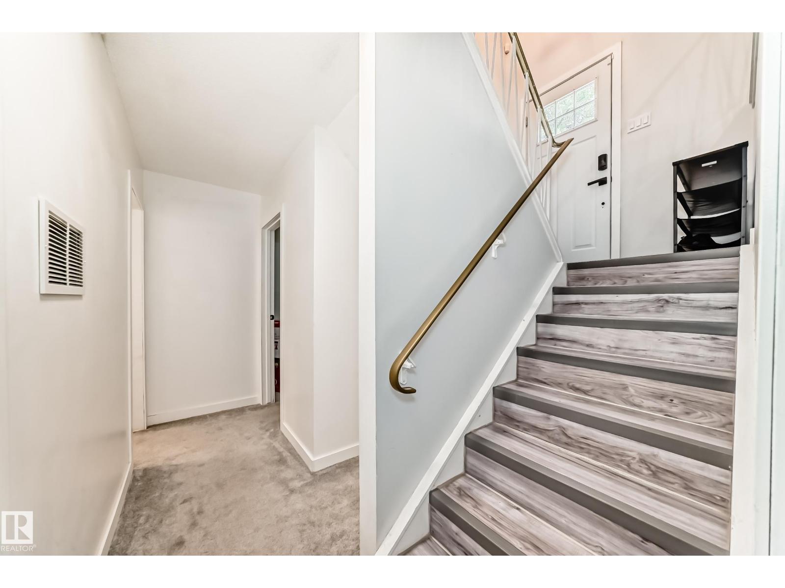 Single Family House Bi-level for Sale in  Beacon CR St. Albert 