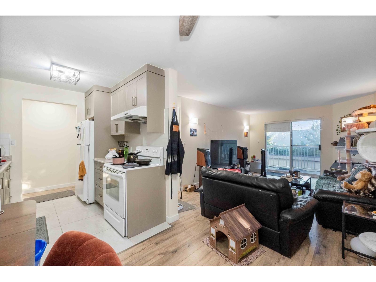 206 2567 VICTORIA STREET, Abbotsford