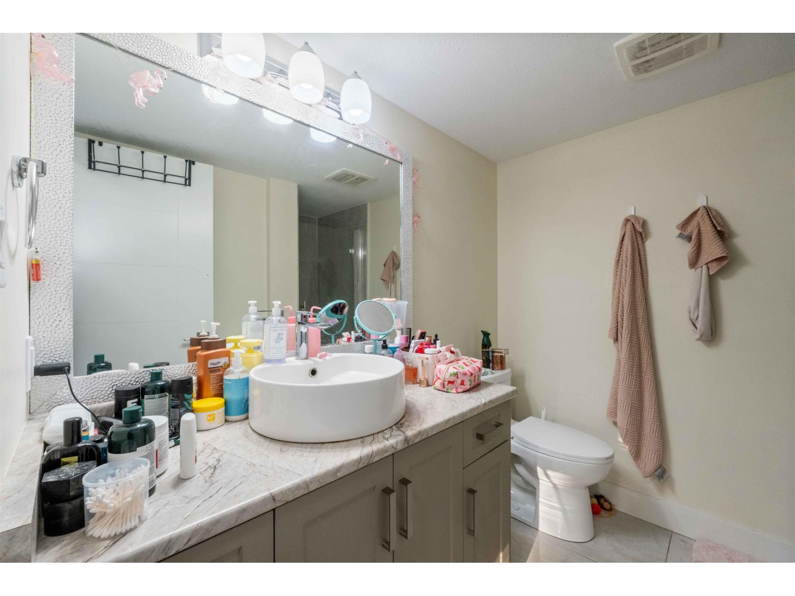 206 2567 VICTORIA STREET, Abbotsford