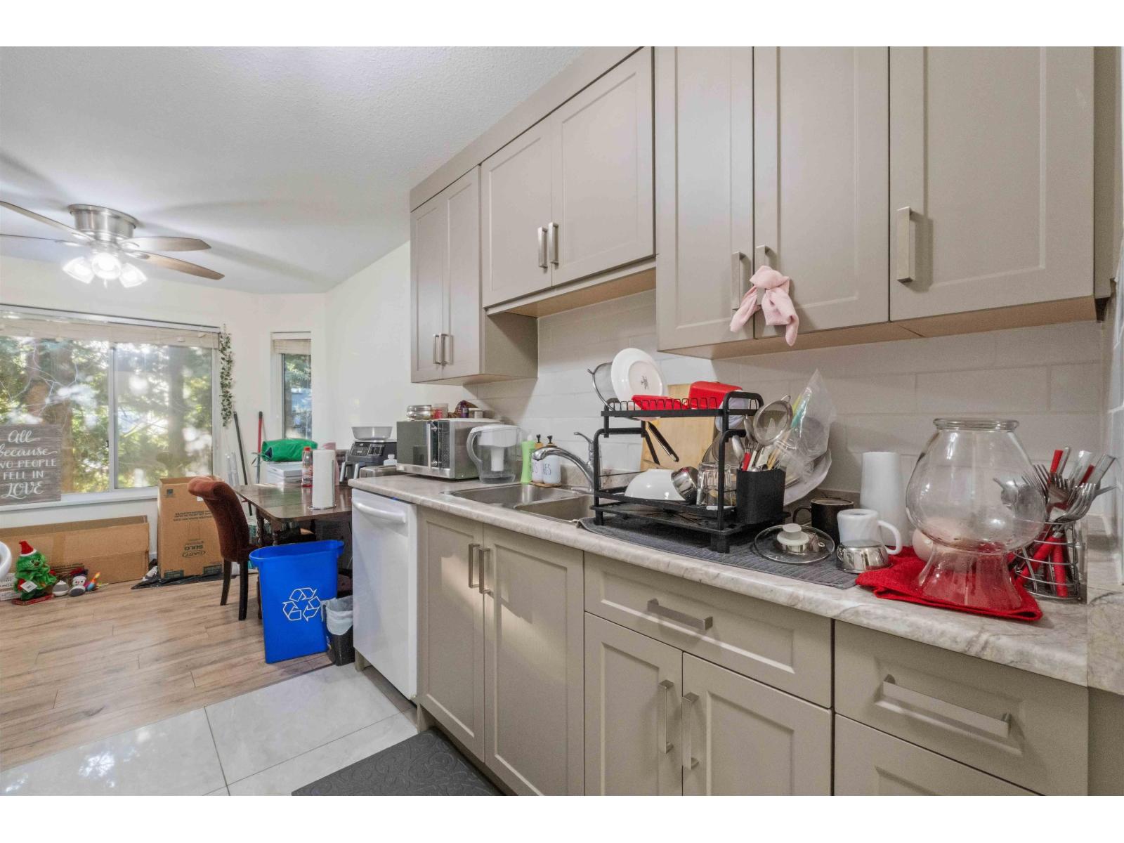 206 2567 VICTORIA STREET, Abbotsford