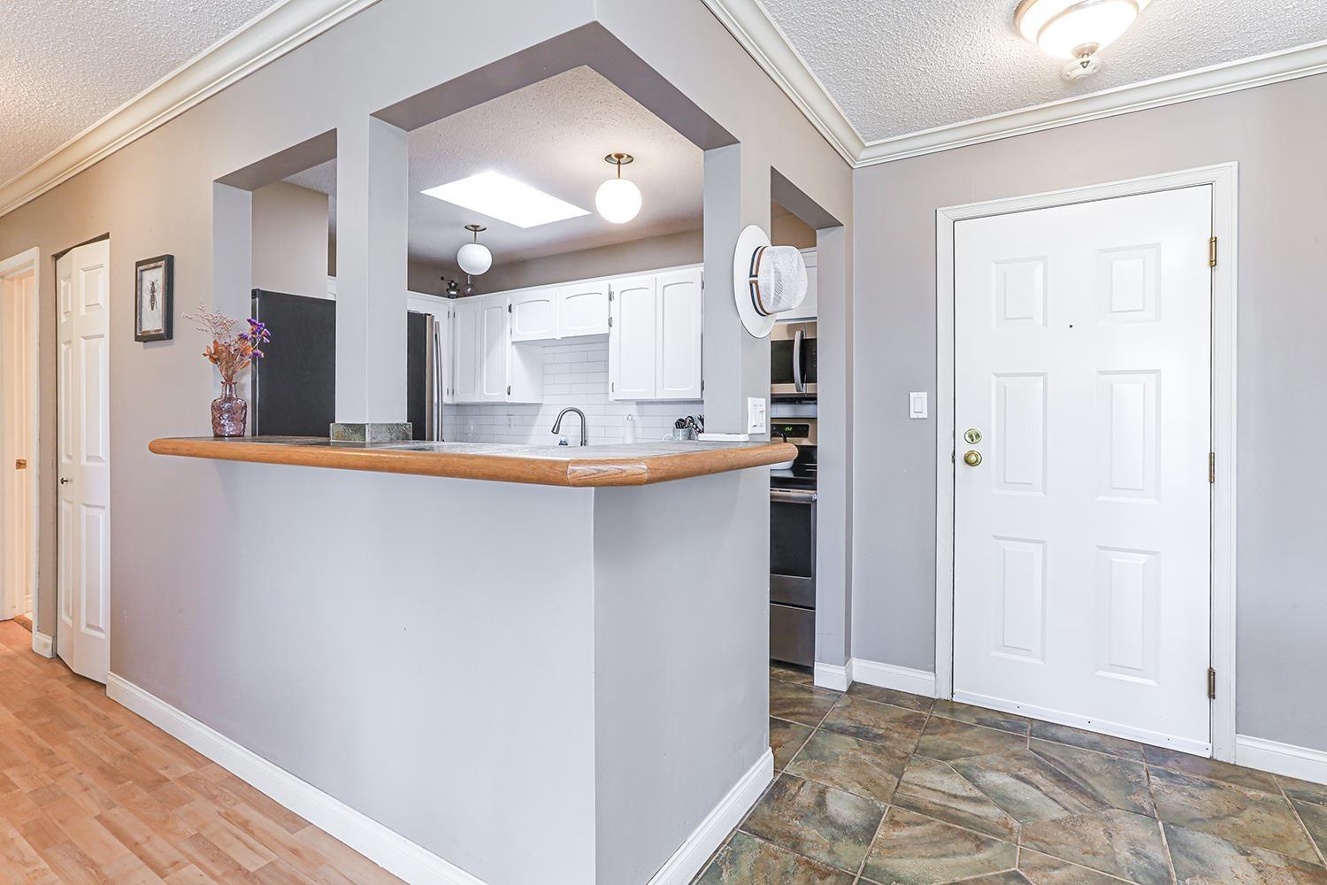 301 1354 WINTER STREET, White Rock