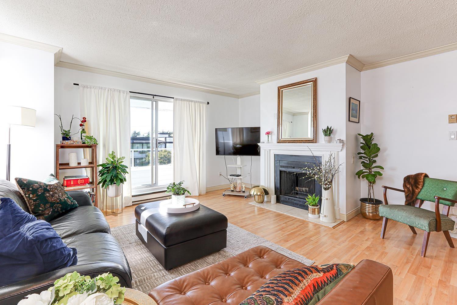301 1354 WINTER STREET, White Rock
