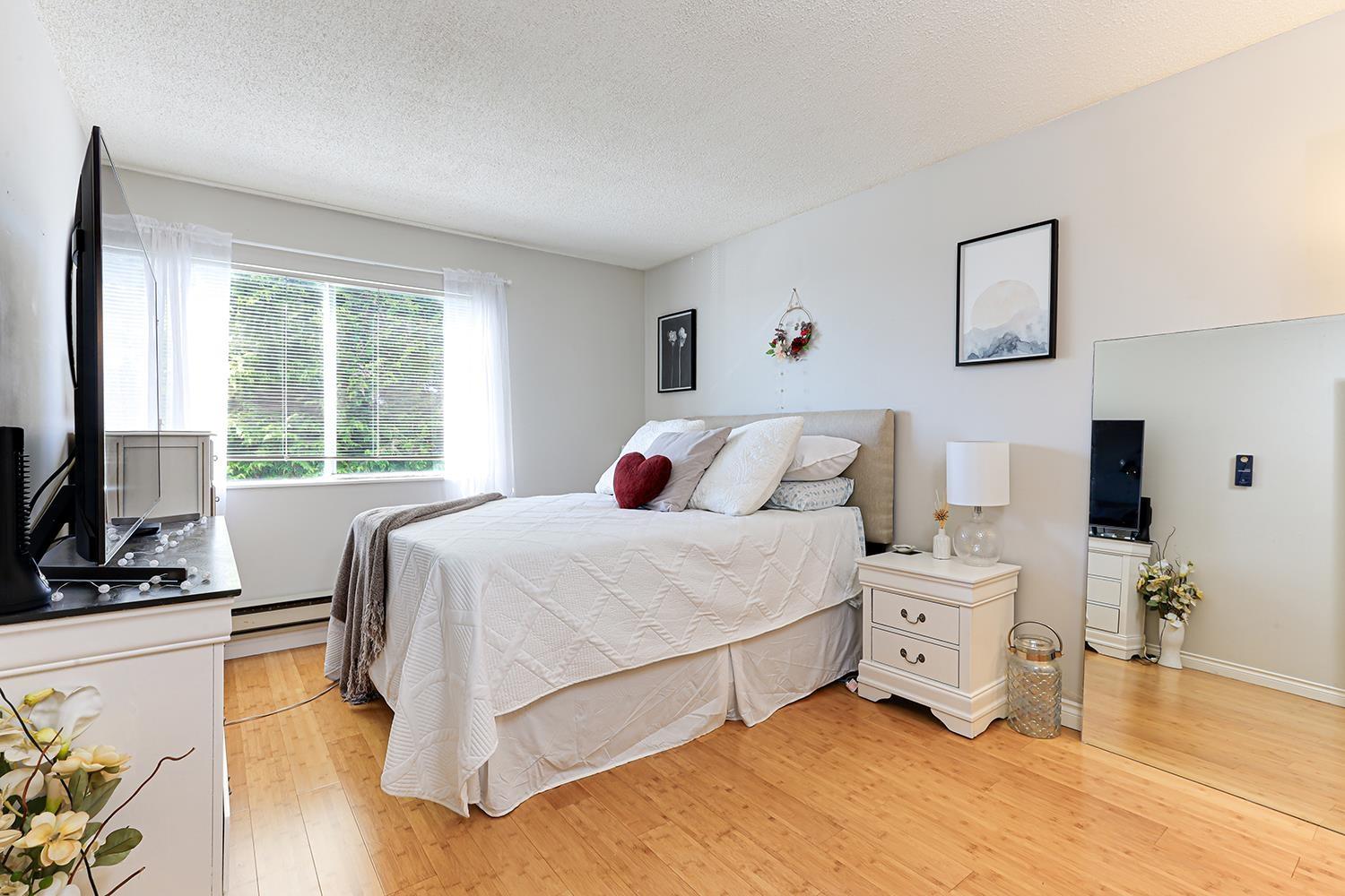 301 1354 WINTER STREET, White Rock