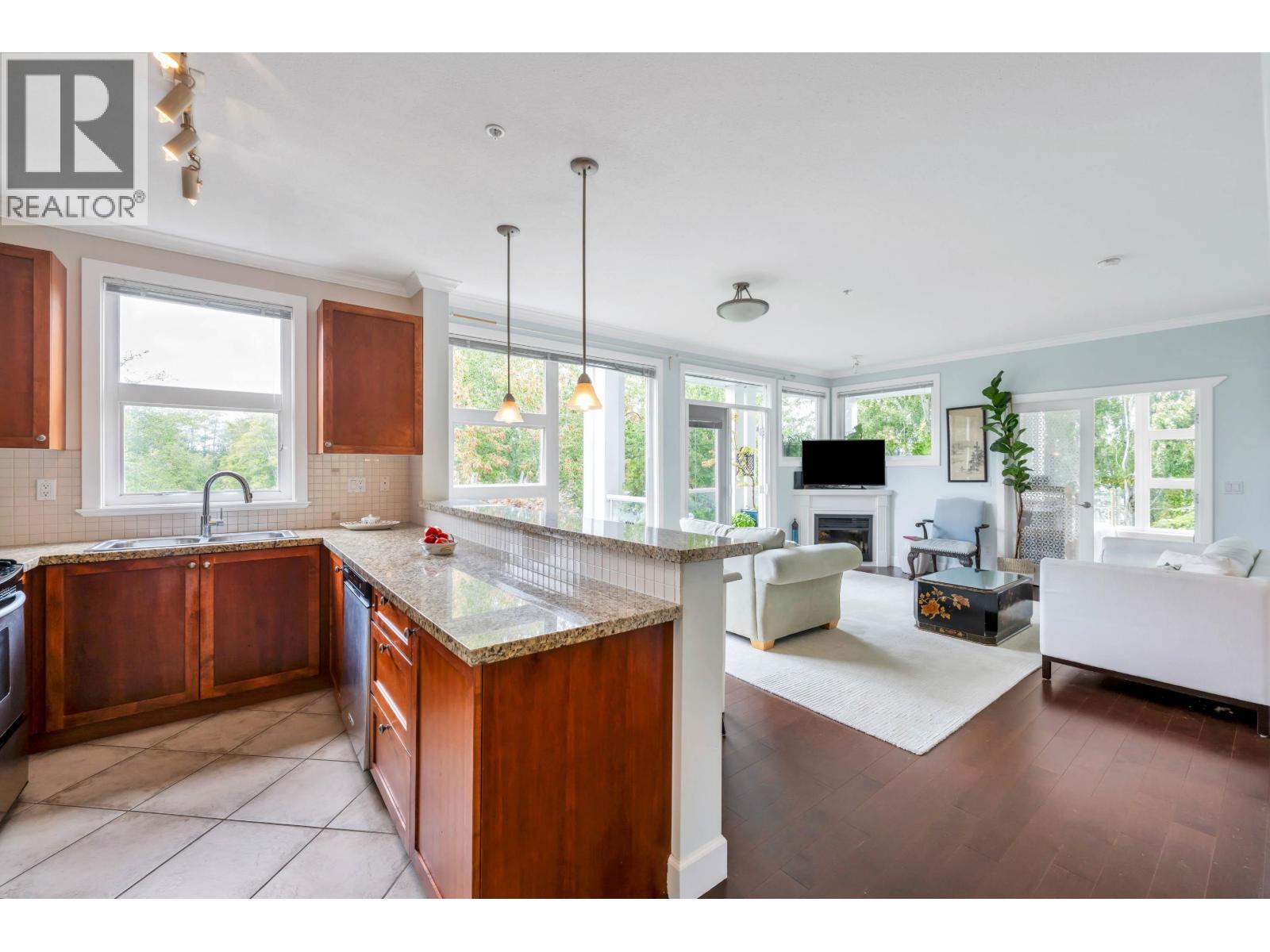 #206-4500 WESTWATER Drive, Richmond