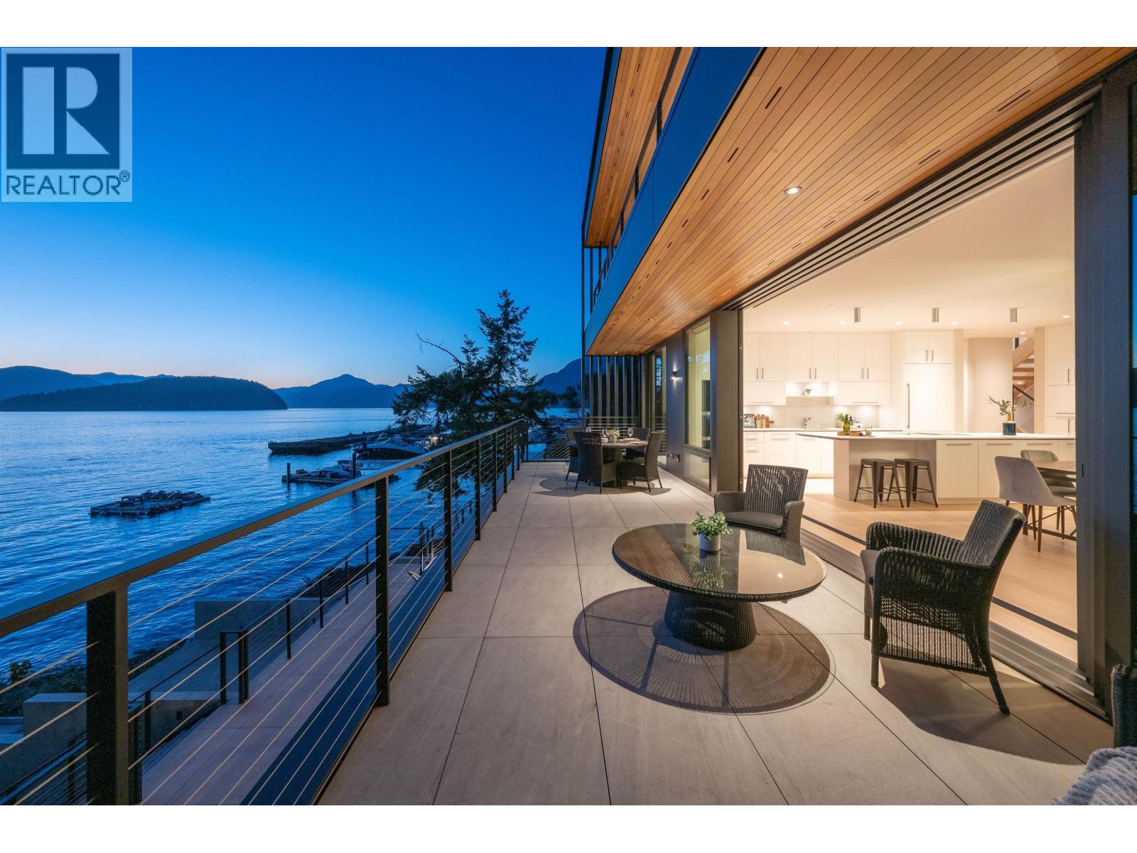 8885 LAWRENCE WAY, West Vancouver