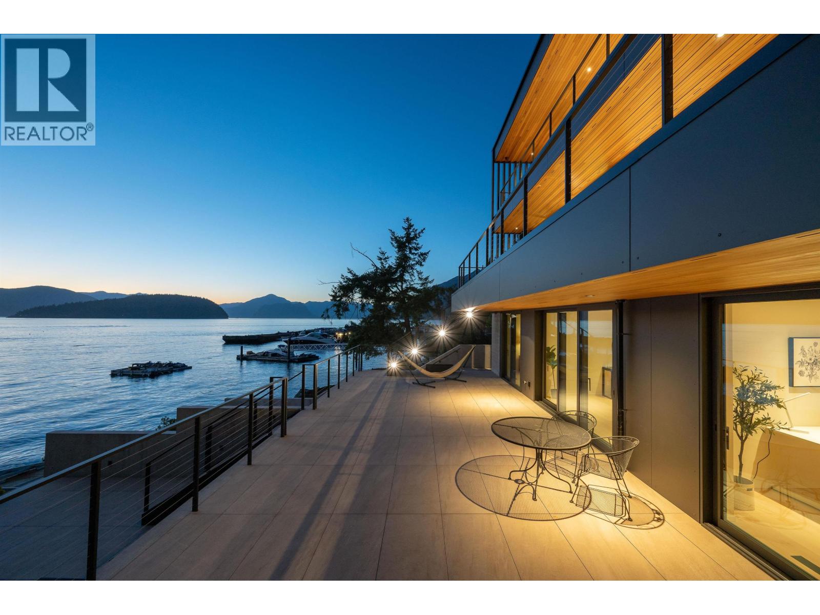 8885 LAWRENCE WAY, West Vancouver