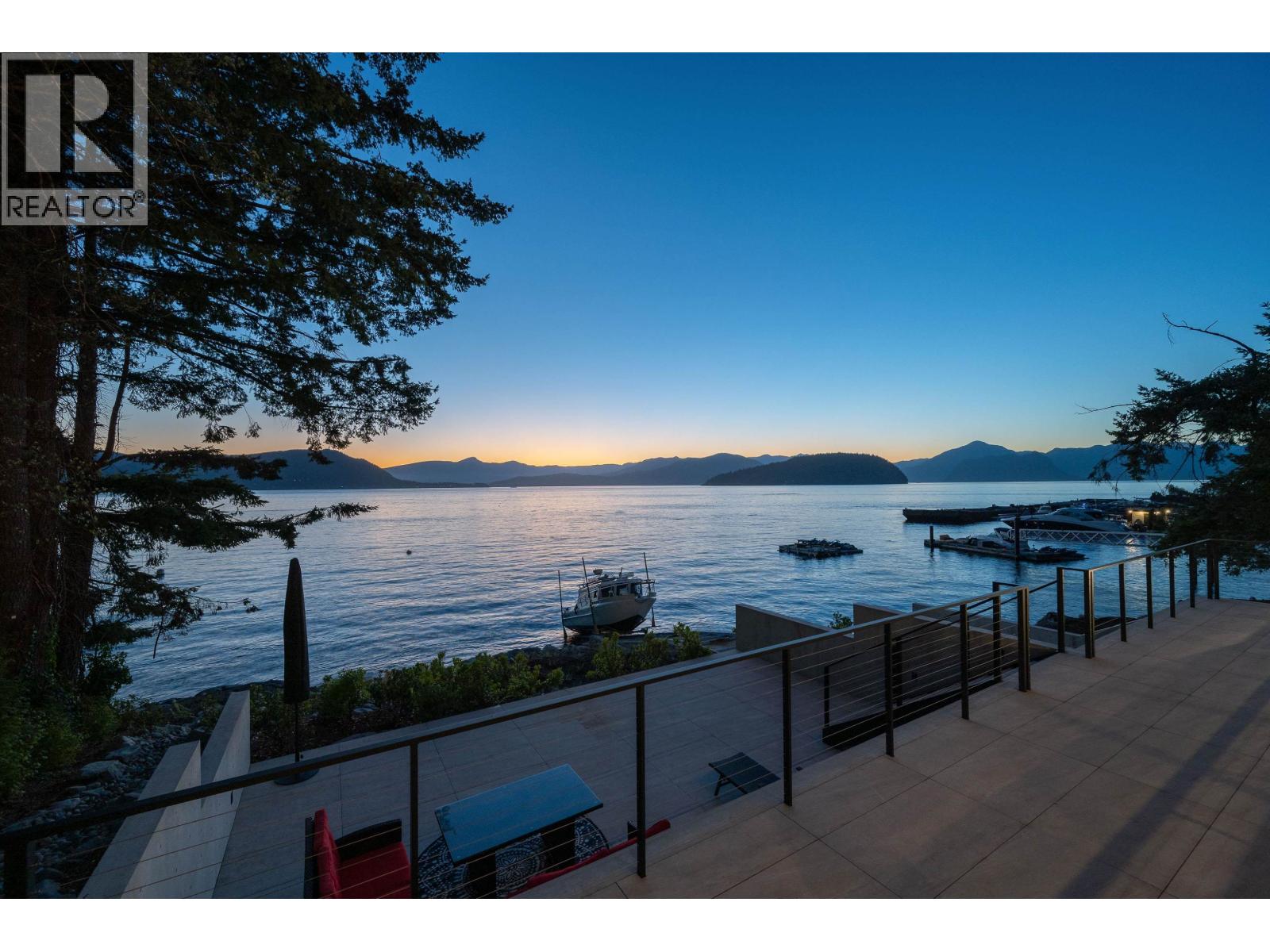 8885 LAWRENCE WAY, West Vancouver