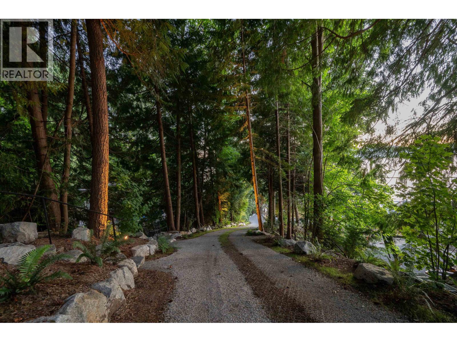 8885 LAWRENCE WAY, West Vancouver
