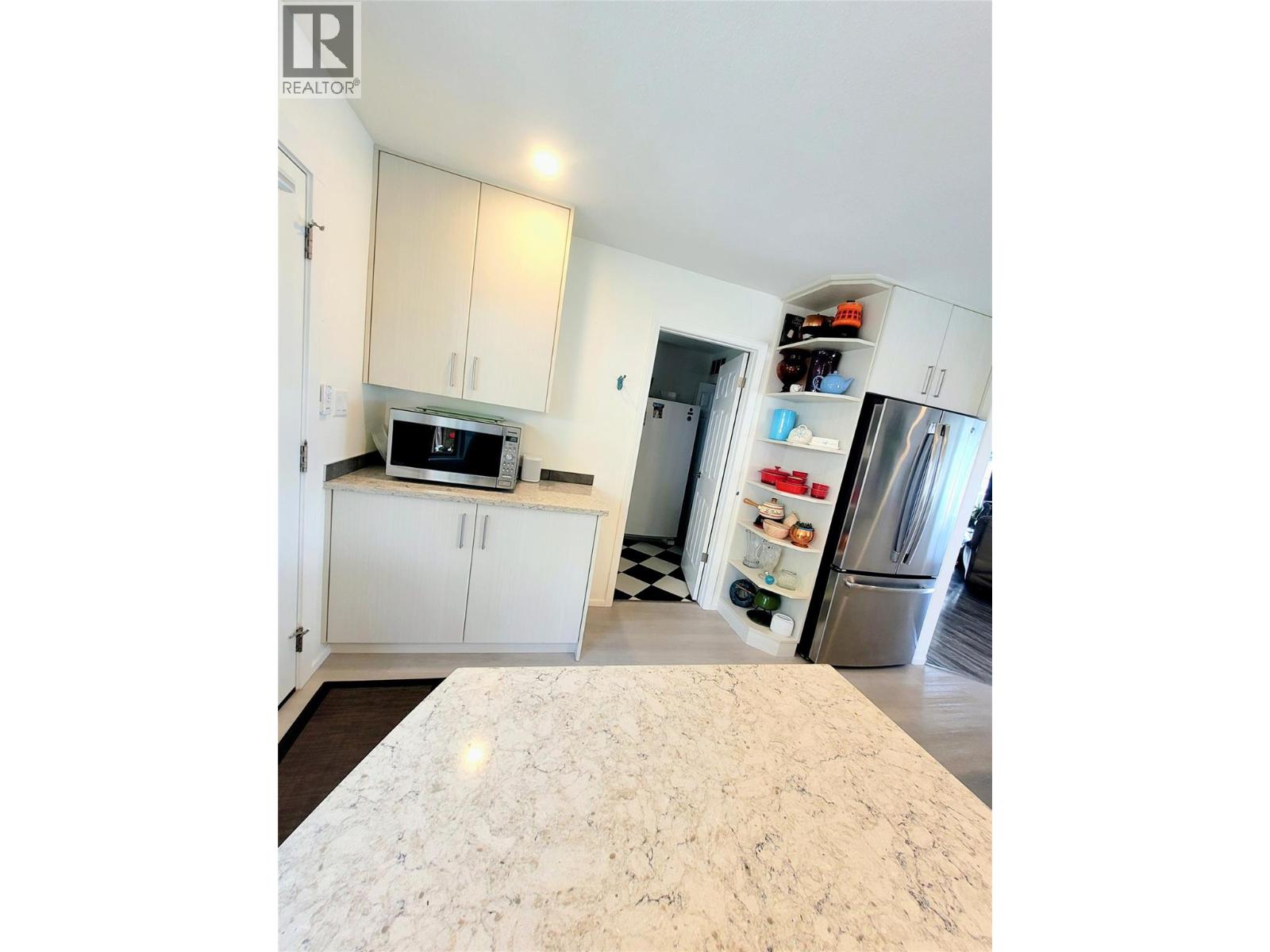  4410 Lakeshore Road Northeast, Salmon Arm