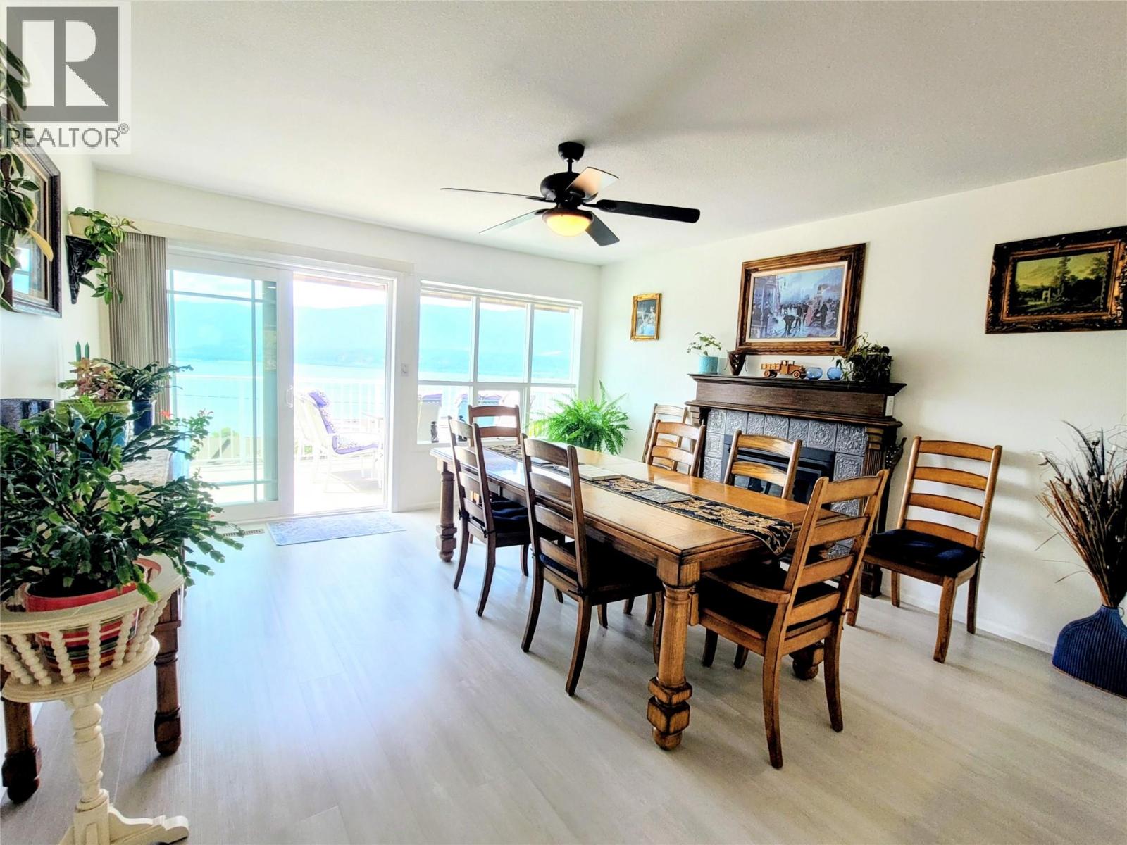  4410 Lakeshore Road Northeast, Salmon Arm