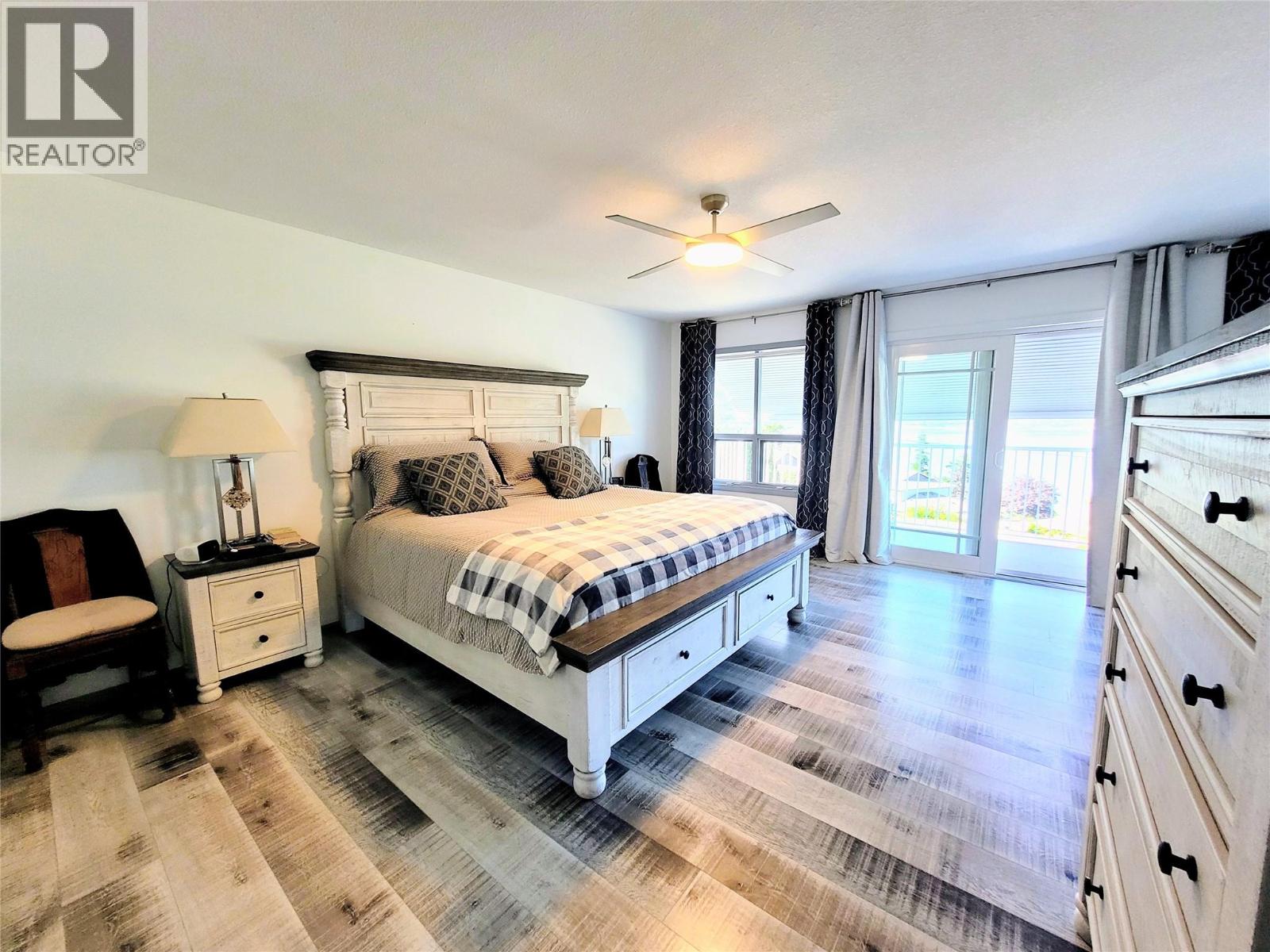  4410 Lakeshore Road Northeast, Salmon Arm