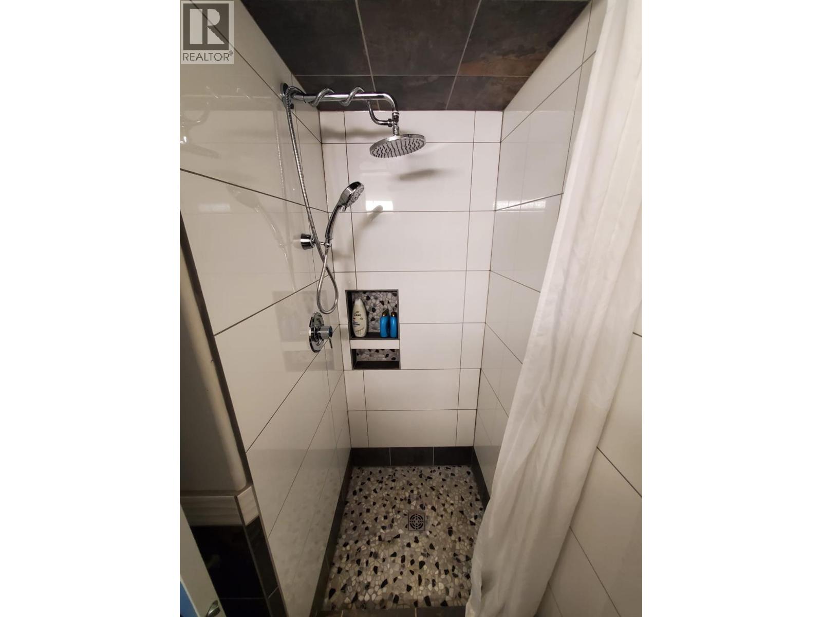 #3 2160 SUN PEAKS ROAD - 14