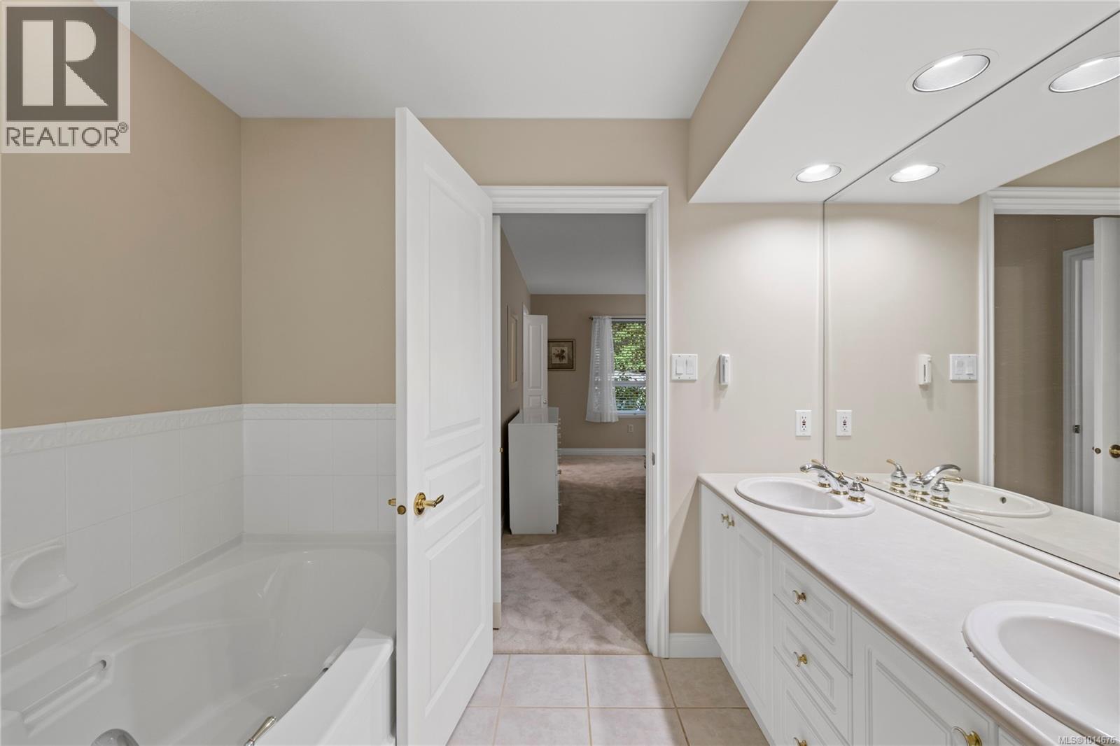 1205 Saturna Dr, Parksville