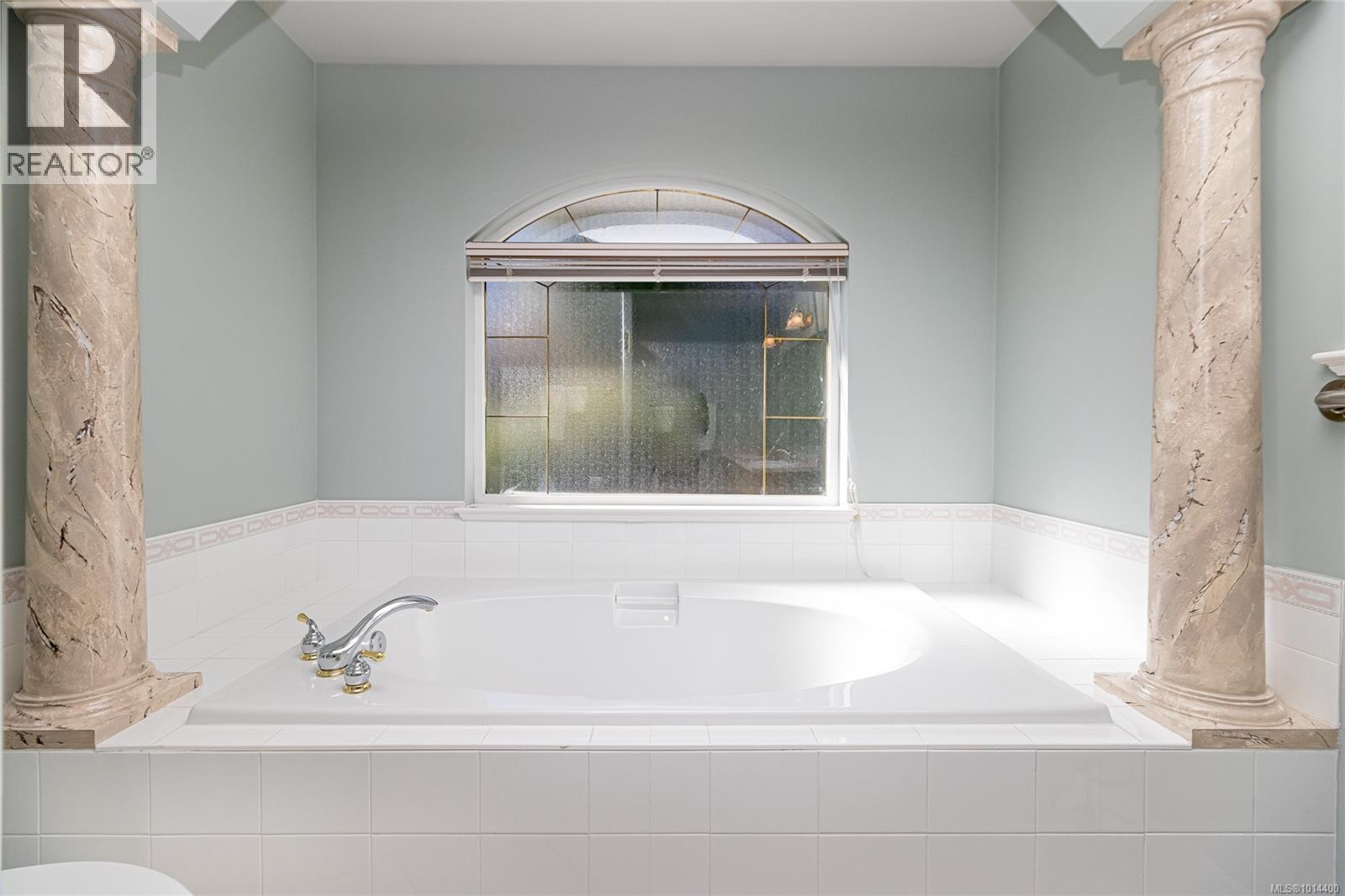 515 Marine View, Cobble Hill