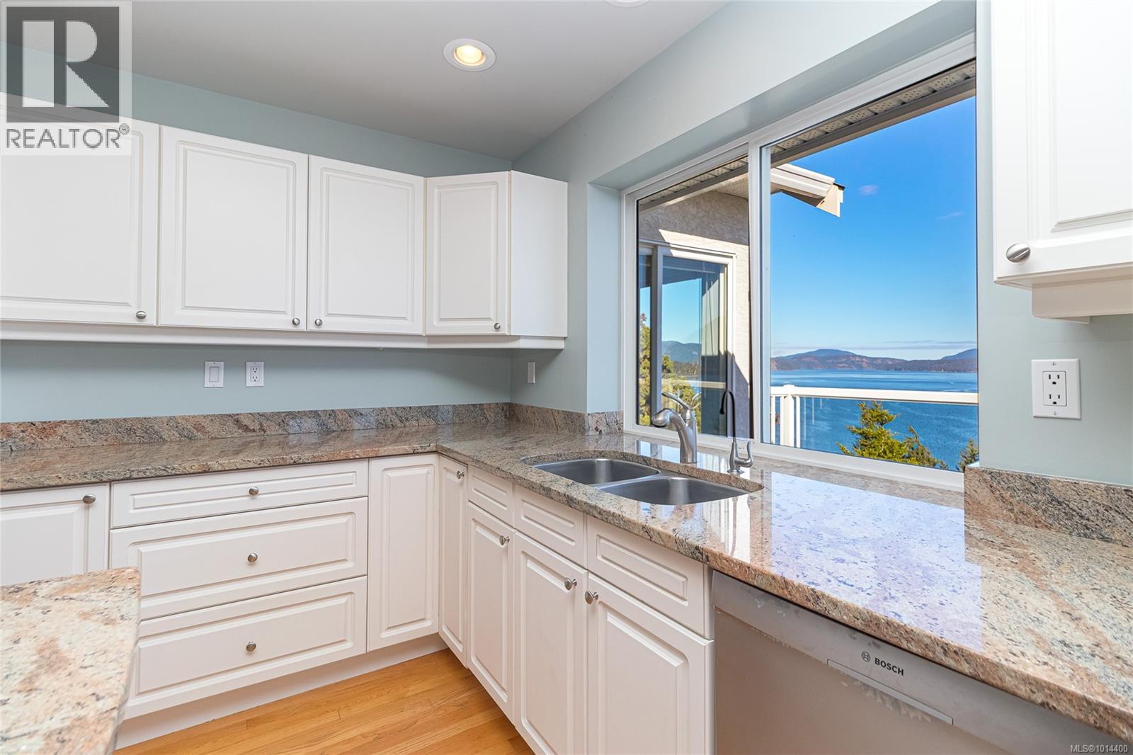 515 Marine View, Cobble Hill