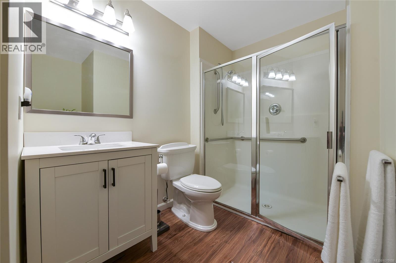  1967 POLO PARK Court, Central Saanich